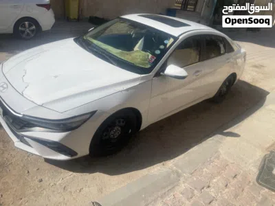 Hyundai Elantra SEL 3