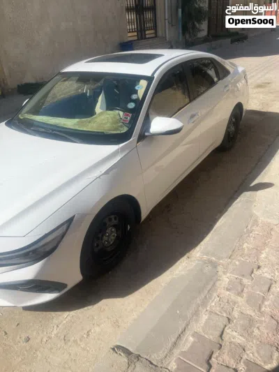 Hyundai Elantra SEL 4