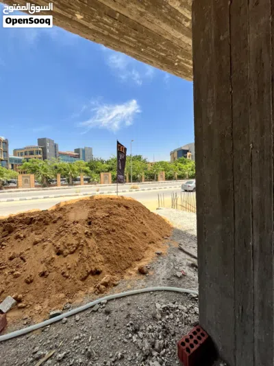 محل للبيع نشاط هايبر ماركت امام جامعة بدر 2