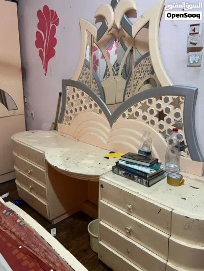 heavy duty bedroom set for sale at throw away price 3