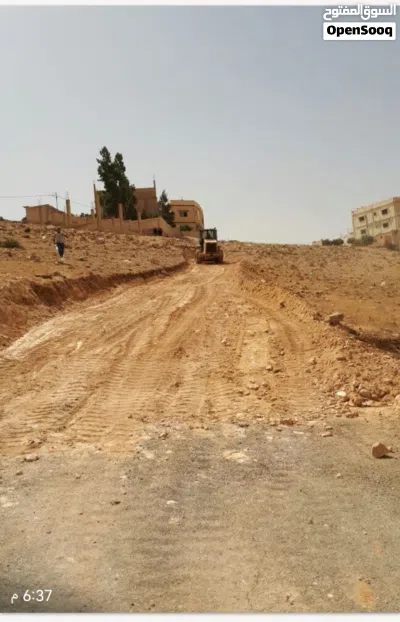 قطعة أررض للبيع المستعجل بمساحة دونم و125 متر مربّع في أجمل مناطق الزّرقاء هدوءً وارتقاء 2