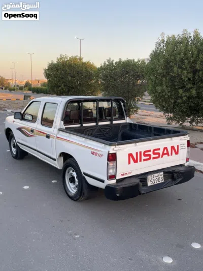 نيسان داتسون 4
