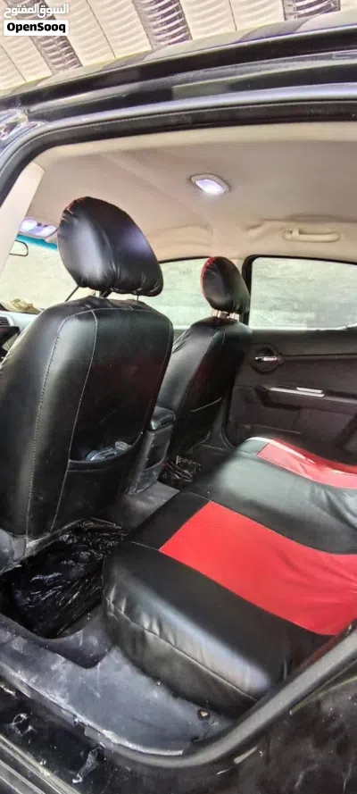 Dodge Avenger SXT 2