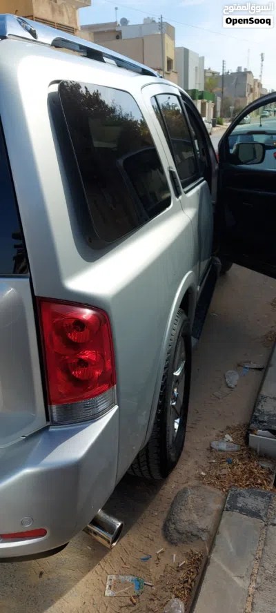 Nissan Armada Platinum 4