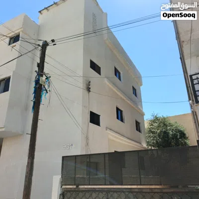 عمارة استثمارية للبيع من المالك مباشرة في الهاشمي الشمالي 3 طوابق مساحة البناء 525 متر 2