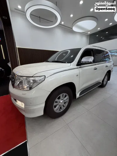 Toyota Land Cruiser VXR 2