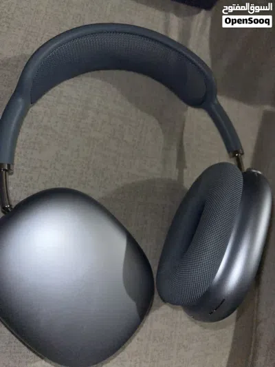AirPods Max Blue شبه جديدة 3