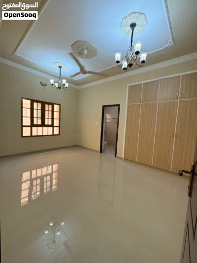 للإيجار مبنى سكني مكون من ثلاثة شقق 4
