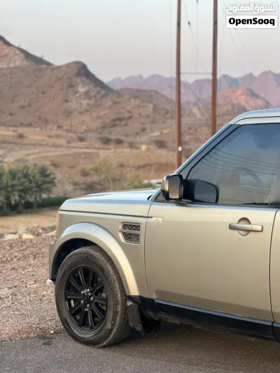 Land Rover LR4 Limited Edition LR4 Pursuit 4