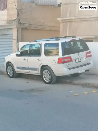 Lincoln Navigator Standard 3