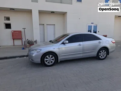 Toyota Camry GLE-X 2