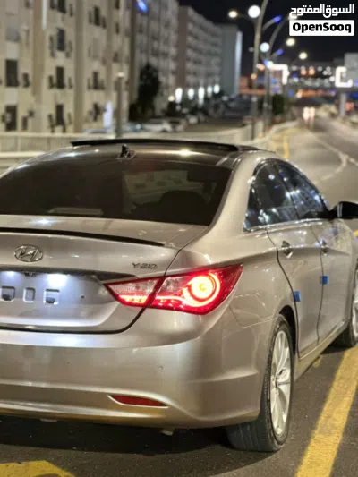 Hyundai Sonata Standard 4