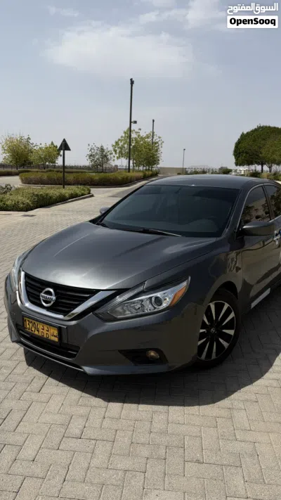Nissan Altima SV 2