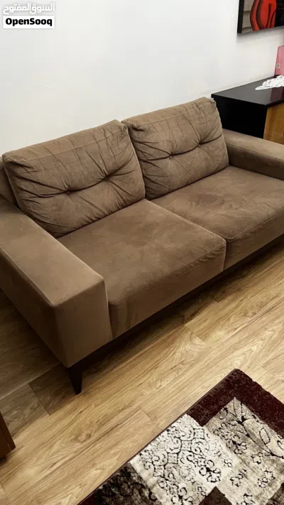 كنبة وزوز كراسيها ومخادها حاجة فاخرة 4