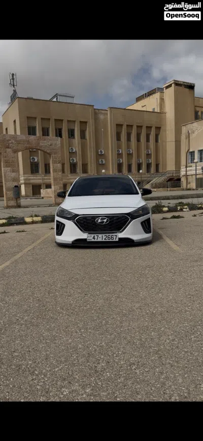 هيونداي ايونيك Standard 2