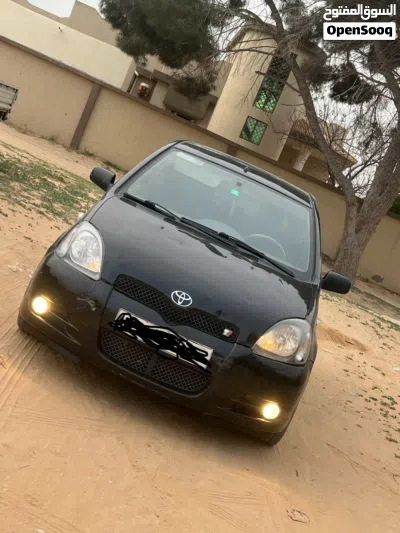 Toyota Yaris E 4