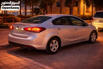 Kia Cerato Standard 2