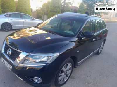 Nissan Pathfinder Standard 3