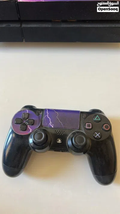 * جهاز PS4 نظيف للبيع بسعر مناسب 4