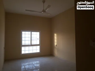 شقة للايجار بجانب مستشفى صحار 4