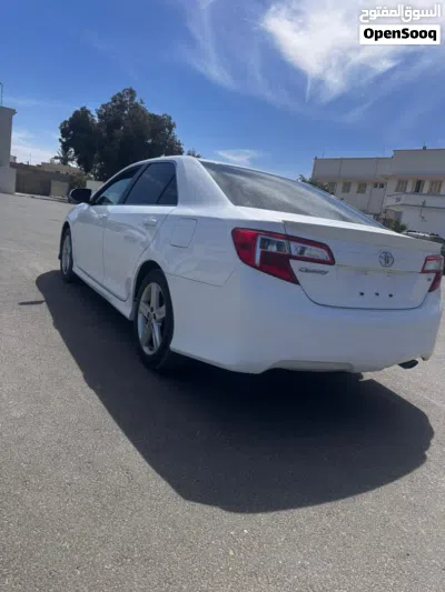 Toyota Camry SE 4