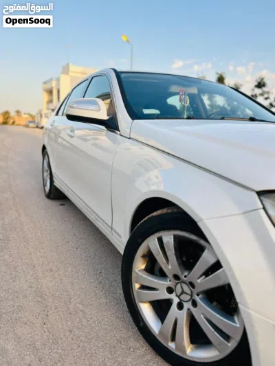 مرسيدس بنز الفئة-C C 300 4