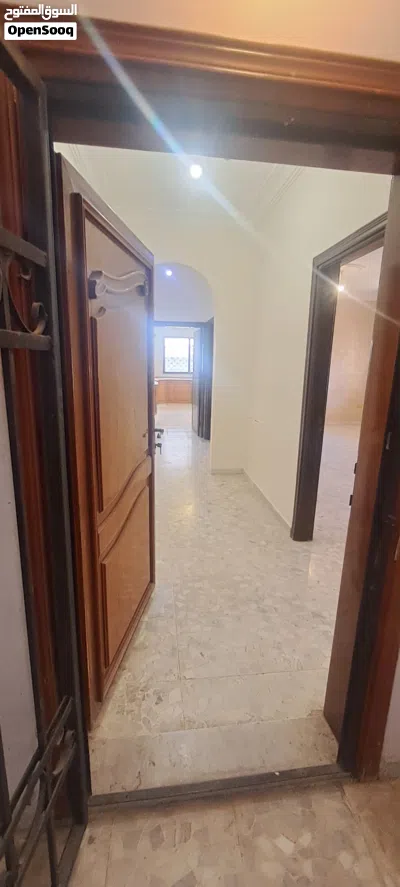 شقه مميزه للبيع في خلدا الطابق الارضي معلق 240م بالقرب من الخدمات وموقع مميز 2