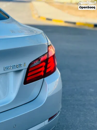 بي ام دبليو الفئة 5 528 4