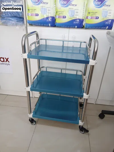 عربة طبية ستانلس ستيل 3 طبقات للعيادات مع عجلات ومكابح – 35×45 سم stainless steel medical trolley 2
