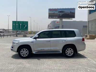 Toyota Land Cruiser GXR 3
