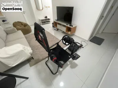 للبيع سيت أب محاكاة قيادة متكامل (Logitech G923 + كرسي Next Level Racing) بحالة ممتازة! 4
