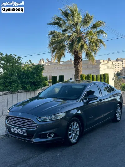 Ford Fusion SE 2