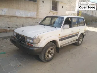 تويوتا لاند كروزر VXR 4