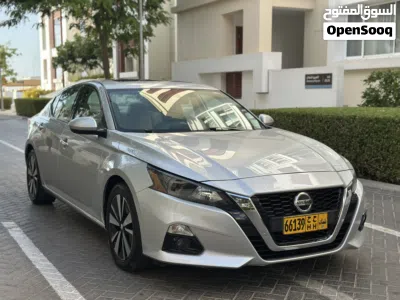 Nissan Altima SV 4