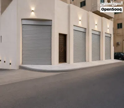 محلين جديدين بابين مفتوحين على بعض للإيجار 4