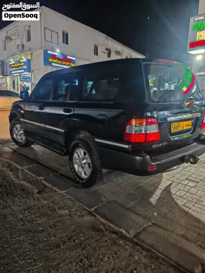 Toyota Land Cruiser GXR 2