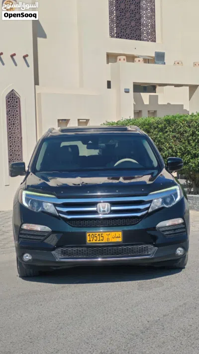 Honda Pilot Touring AWD 2
