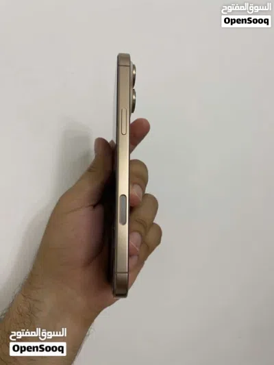 I phone 16 Pro Max 4