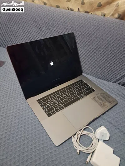 MacBook pro 2018 16gb 512gb i9 3