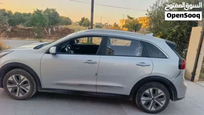 Kia Niro EX 4