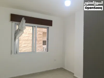شقة طابق اول للإيجار الشهري مكونة من ثلاث غرف نوم بالقرب من كلية الاقتصار والطب جامعة اليرموك 2