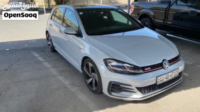 Volkswagen Golf GTI Standard 2