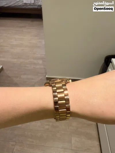 ساعة مايكل كورس rose gold 4