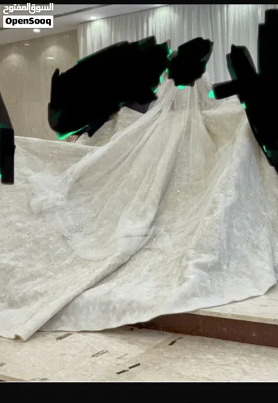 فستان عرس فاخر مع طرحة 3