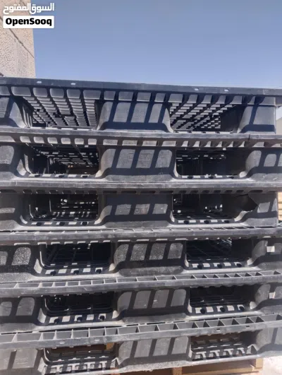 طبالي بلاستيك جديدة قياس 130×110 لون اسود تحتل ثلاثة طن 3