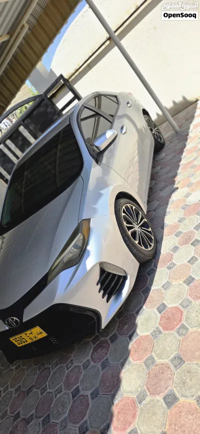 Toyota Corolla LE 4