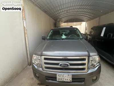 Ford Expedition XLT 2