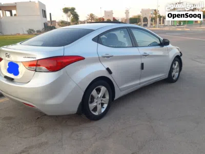 Hyundai Elantra GLS MID 3