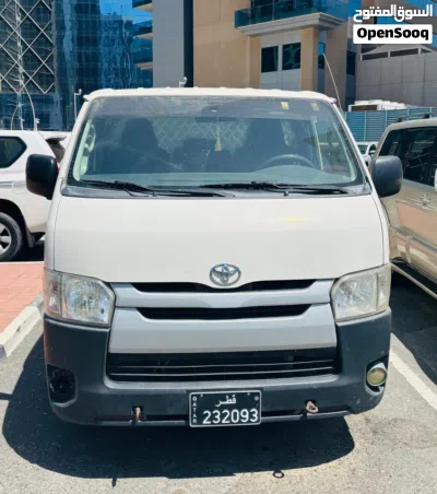 Toyota Hiace Cargo 2