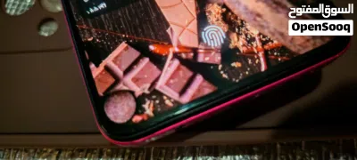 موتورولا Motorola G84 5G الشاشة: 6.55 بوصة pPLED شاشة عرض فائقة الوضوح بتردد 120 هرتز و10 بت ومليار 2